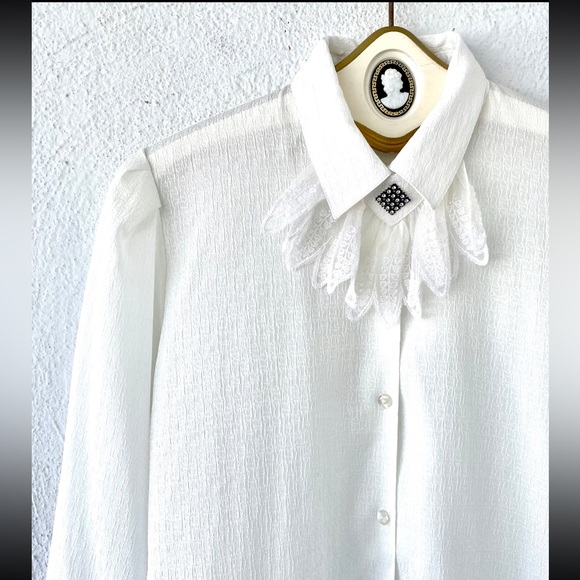 Vintage 80s Rhinestone White Ruffle Collared Shirt - Picture 3 of 6